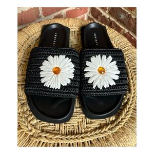 NWOT Anthropologie Inuikii Raffia Chamomile Slides  Size 38/8